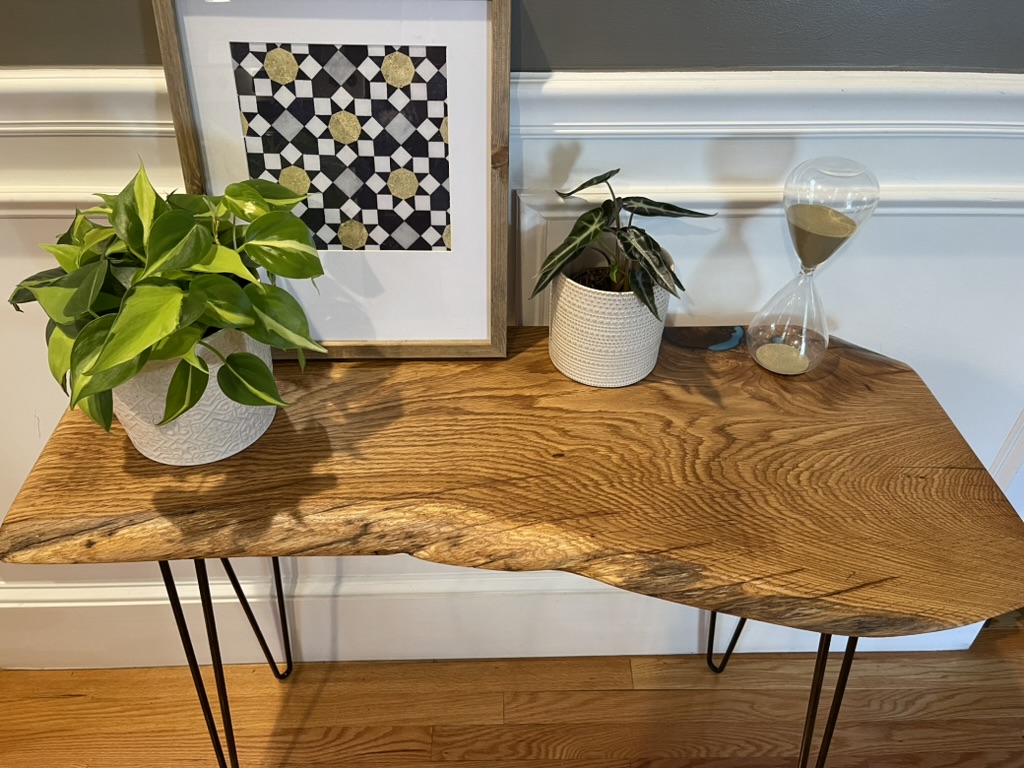 Live edge oak grain detail